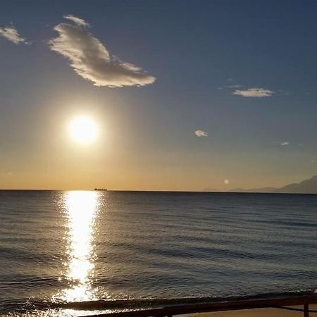 Azzurro Ostello Pontecagnano Bagian luar foto